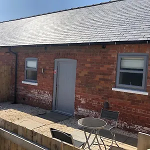 The Cow 'ouse, Wolds Way Cottages, 1 Bed Apartment Little Weighton