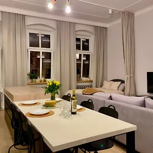 Spacious In The Center- Main Square 300m Apartment